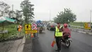 Rambu Ada Pekerjaan di Jalan sering di abaikan keberadaannya (Source: Instagram.com/indiii)
