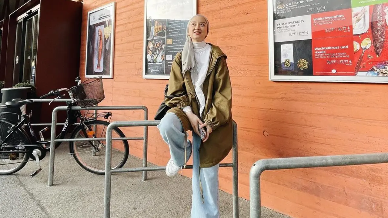 Gaya Hijab Turban Influencer Gita Savitri Ini Jadi Sorotan, Tuai Beragam Komentar