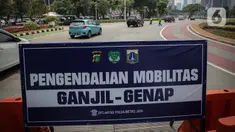 Titik penyekatan ganjil-genap di kawasan Bundaran Senayan, Jakarta, Kamis, (26/8/2021). Mulai 26 sampai 30 Agustus, ganjil genap hanya berlaku di 3 ruas jalan Jakarta yakni, Jalan Sudirman, Jalan MH Thamrin, dan Jalan HR Rasuna Said. (Liputan6.com/Faizal Fanani)