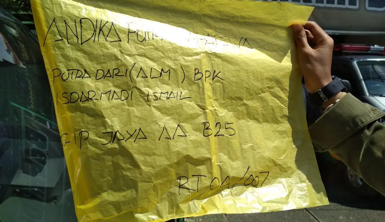 "Dik, sudah berakhir ya!! Gak ada lagi penderitaan, gak ada lagi susah. Semua akan digantikan berkat dan sukacita. I believe it, You’ll saved in God’s Hand..," lanjutnya. (Rivan Yustriawan/Bintang.com)