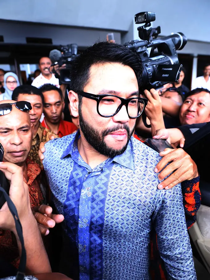 [Bintang] Eka Kusuma Putra suami Cathy Sharon