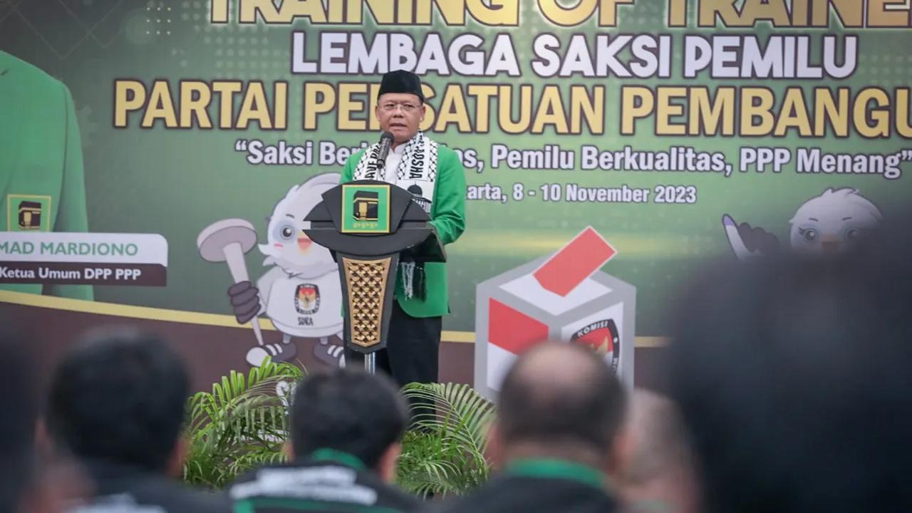 Pelaksana tugas (Plt) Ketua Umum PPP Muhamad Mardiono menyinggung soal senjata dari Solo yakni keris.<br>