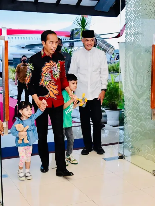 Keduanya merupakan anak dari Wali Kota Solo, yang juga putra sulung Jokowi, Gibran Rakabuming Raka. (Foto: Lukas - Biro Pers Sekretariat Presiden)