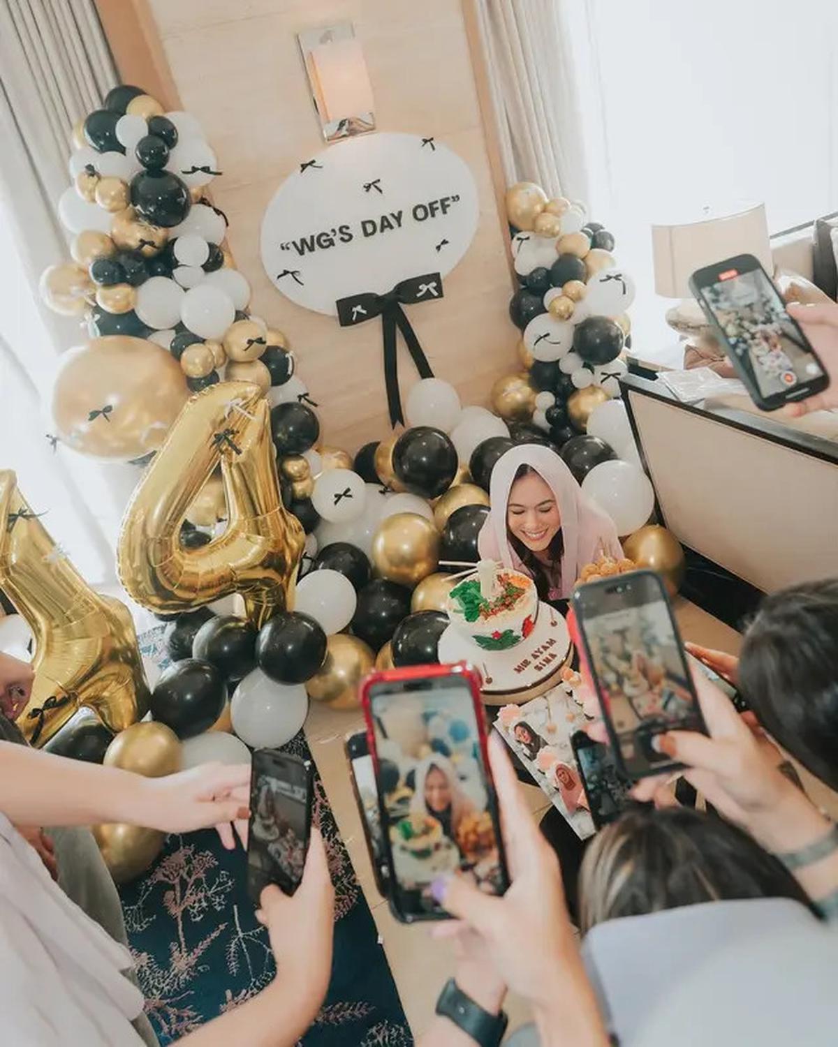 7 Potret Kejutan Ultah ke-44 Wulan Guritno, Seru ala Pesta Lajang