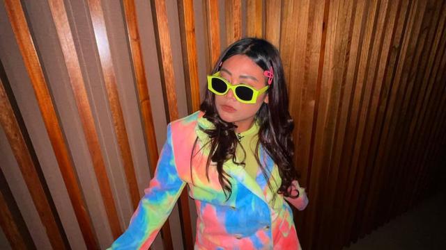 Inspirasi fashion panggung Boiyen yang unik dan cetar. (credit:instagram.com/boiyenpesek)