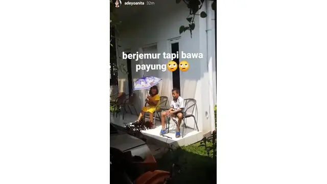 Kelakuan Kocak 5 Orang Berjemur Ini Bikin Tepuk Jidat