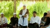 Potret Menembus Batas: Mendekat Ilahi dari Balik Kelambu