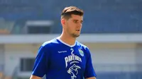 Nick Kuipers, bek baru Persib. (Bola.com/Erwin Snaza)