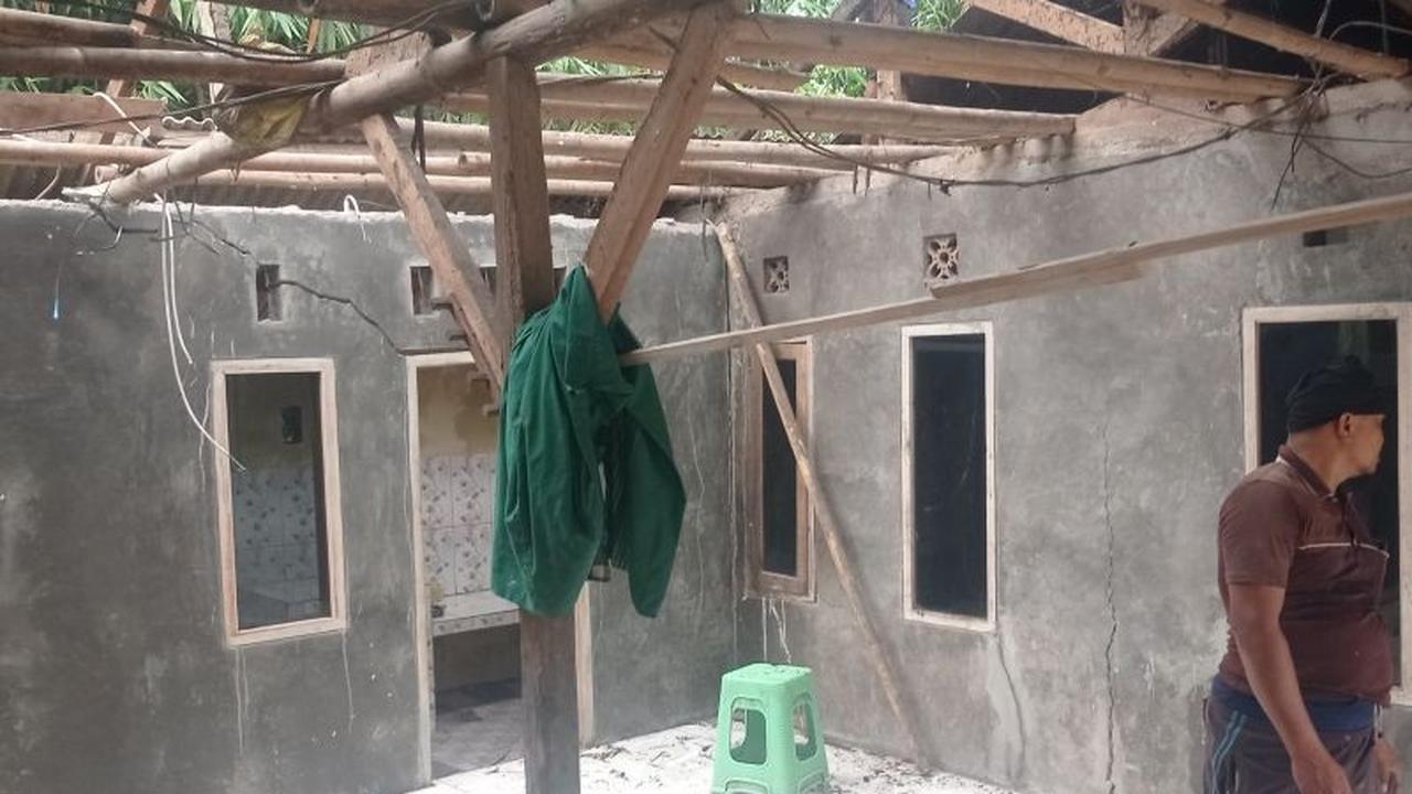 Longsor Lebak Terjang Empat Rumah di Cibadak, Warga Diungsikan Akibat Hujan Deras