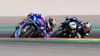 Alex Rins saat menyusul Maverick Vinales (AFP)