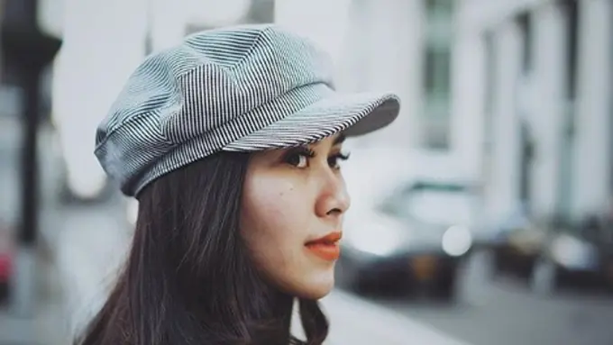 Cetarnya Syahnaz Sadiqah dengan Lipstik Merah yang Memesona