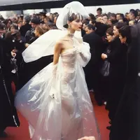 Momen Met Gala yang dibuat menggunakan kecerdasan buatan. Foto: Instagram.