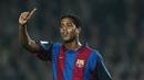 Patrick Kluivert - Bergabung pada tahun 1998-2004, Patrick Kluivert berhasil memenangi gelar La Liga pada musim pertamanya di Barcelona. Pemain asal Belanda ini menorehkan 122 gol dari 257 pertandingannya bersama skuat Blaugrana. (AFP/Lluis Gene)