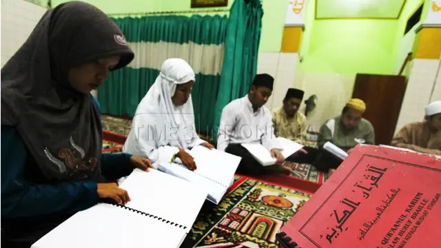 Gelap Melihat Dunia, Tapi Melihat Cahaya Surga