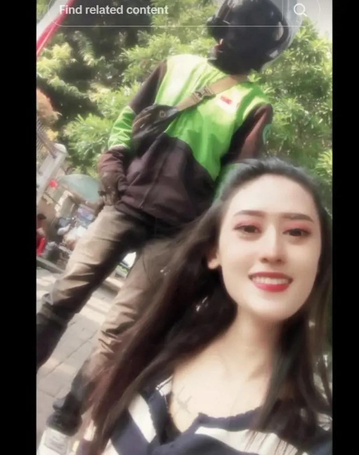 Viral Wanita Pengamen Sambil Gendong Anak Disebut Cantik Bak Model, Sempat Dikira Menyamar
