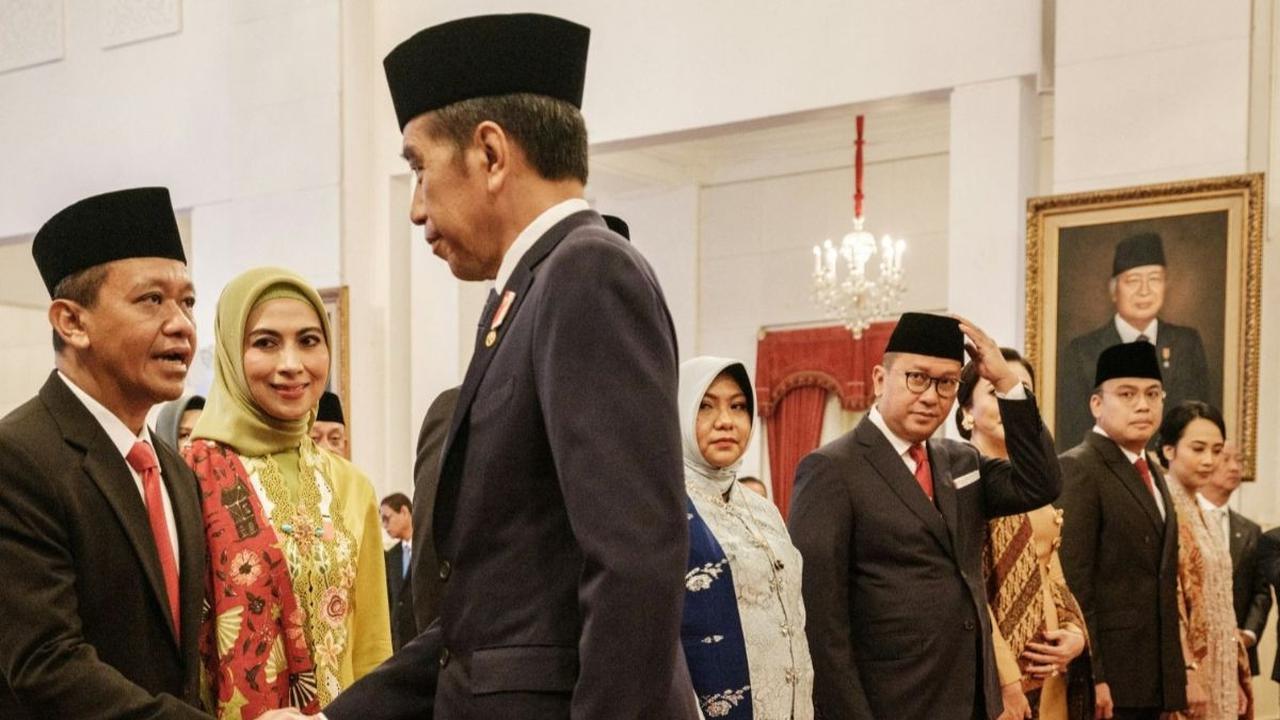 Bahlil Lahadalia dilantik sebagai Menteri Energi dan Sumber Daya Mineral (ESDM), Supratman Andi Agtas sebagai Menteri Hukum dan Hak Asasi Manusia (Menkumham), dan Rosan Roeslani sebagai Menteri Investasi sekaligus Kepala Badan Koordinasi Penanaman Modal (
