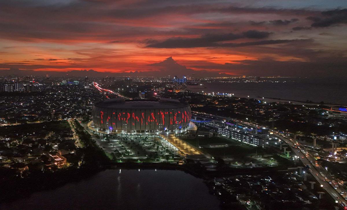 FOTO: Melihat Senja saat Langit Jakarta Cerah di Kawasan JIS