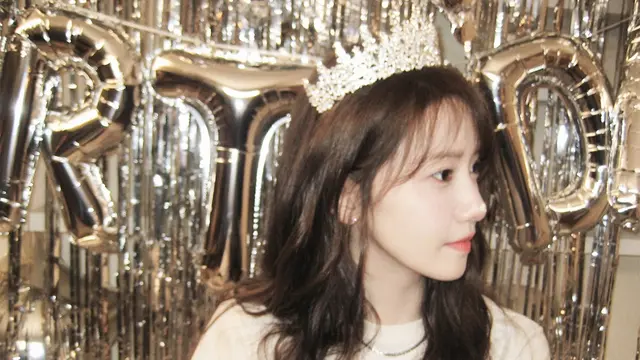 Yoona SNSD Rayakan Ulang Tahun ke-36 pakai mahkota. [@limyoona__official]