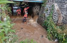 Banjir Terjang Permukiman di Buleleng, Seorang Warga Dilaporkan Hilang