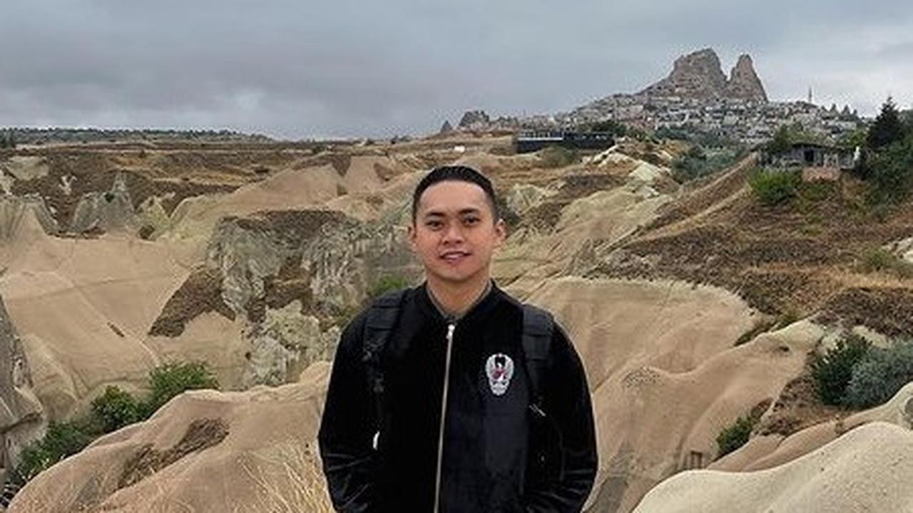 Selama bertugas dengan Jenderal Dudung, Serda Fadlil sudah banyak mengunjungi negara maju. Di akun Instagramnya, laki-laki dengan 21 ribu pengikut ini kerap membagikan perjalanan dinasnya ke luar negeri.