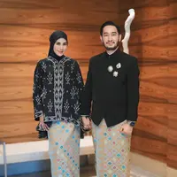 Syahnaz Sadiqah belakangan terlihat aktif mendampingi suami, Jeje Govinda yang mencalonkan diri menjadi calon bupati Bandung Barat. [@syahnazs].