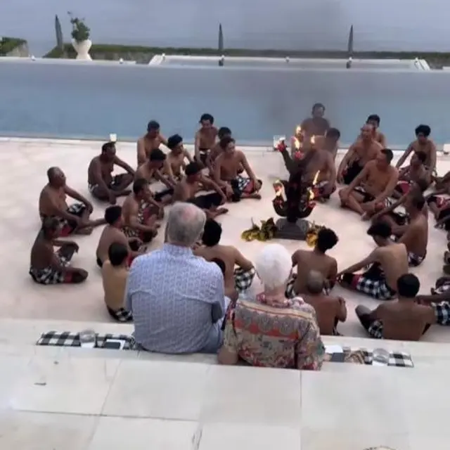 Maarten Paes dan Luna Bijl Liburan di Bali, Tonton Tari Kecak sampai Makan Bubur Ayam