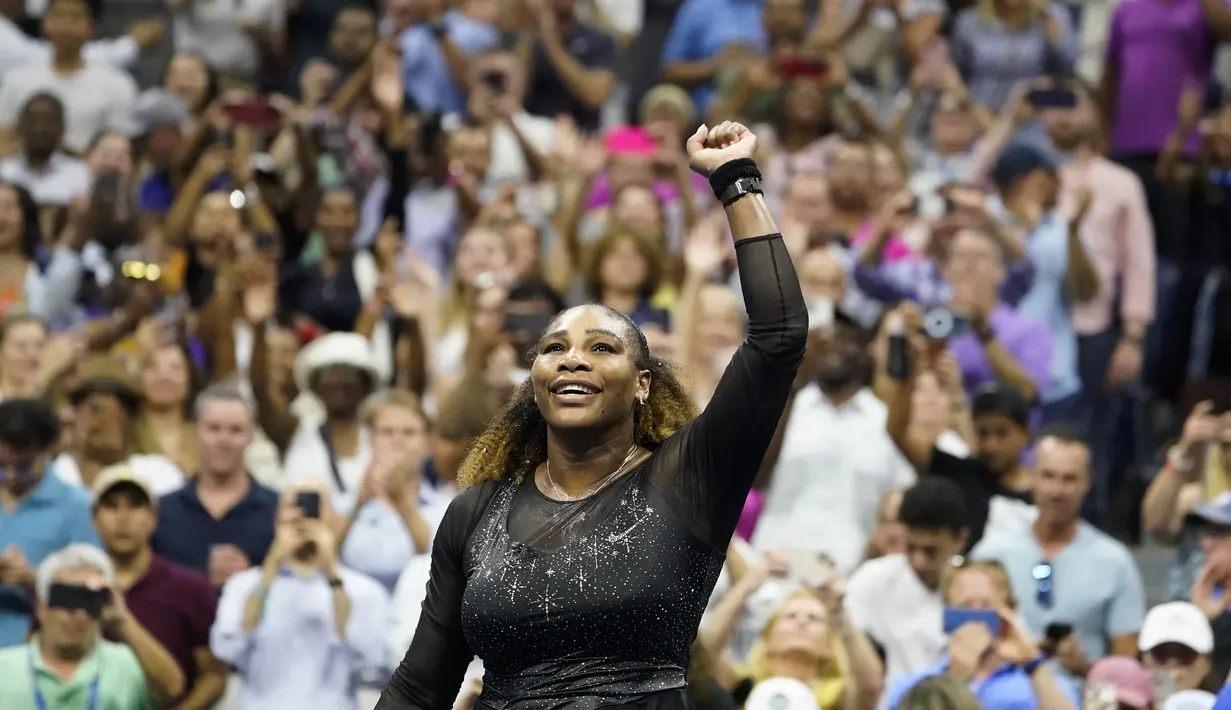 Namun, setelah itu, Serena mampu unggul dan menghabisi Kovinic di set kedua dengan skor 6-3. (AP/John Minchillo)