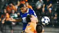 Persib Bandung menelan kekalahan 0-3 dari Ratchaburi FC pada laga leg pertama 16 besar AFC Champions League Two musim ini di Ratchaburi Stadium, Rabu (11/02/2026) malam WIB. (dok. Persib Bandung)