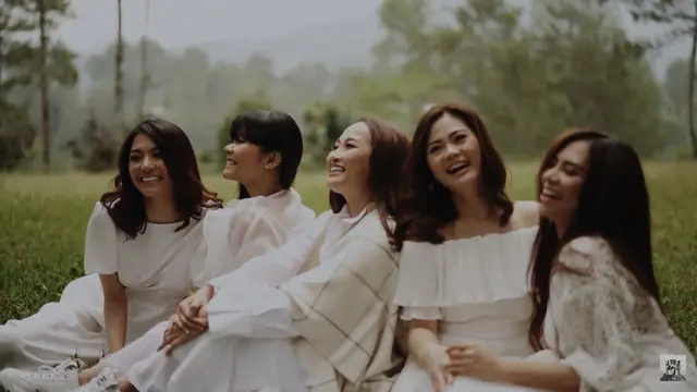 7Icons resmi comeback dengan konsep baru.