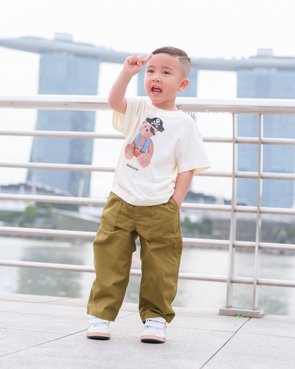 5 Potret Terbaru Rayyanza dengan Gaya Anak Skena, Senggol Dong!