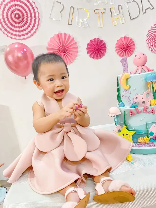 6 Momen Ulang Tahun Pertama Anak Raditya Dika, Penuh Kebahagiaan