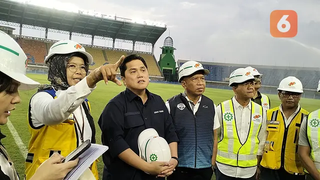 FOTO Erick Thohir Meninjau Stadion Si Jalak Harupat