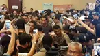 Presiden Jokowi menghadiri pameran sepatu Sneakers Day 2018 di salah satu mal di Jakarta.