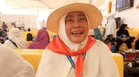 Indah, seorang haji Indonesia merasa pelayanan penyelenggaraan ibadah haji tidak perlu diragukan. (www.haji.kemenag.go.id)