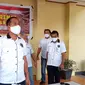 Wakil Direktur Reserse Narkoba Polda Sulut AKBP Raswin Bachtiar Sirait saat memberikan keterangan pers kepada wartawan, Selasa (30/6/2020).