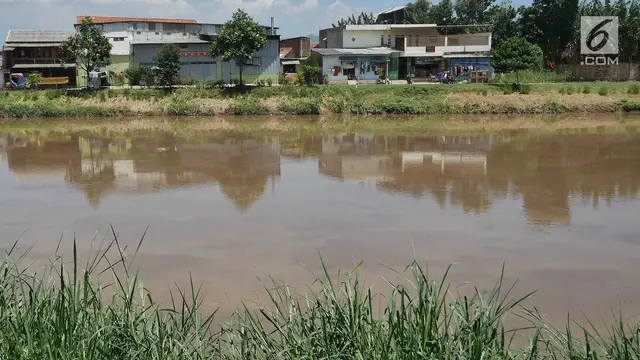 Kontras Wajah Sungai Citarum dan Citarum Lama