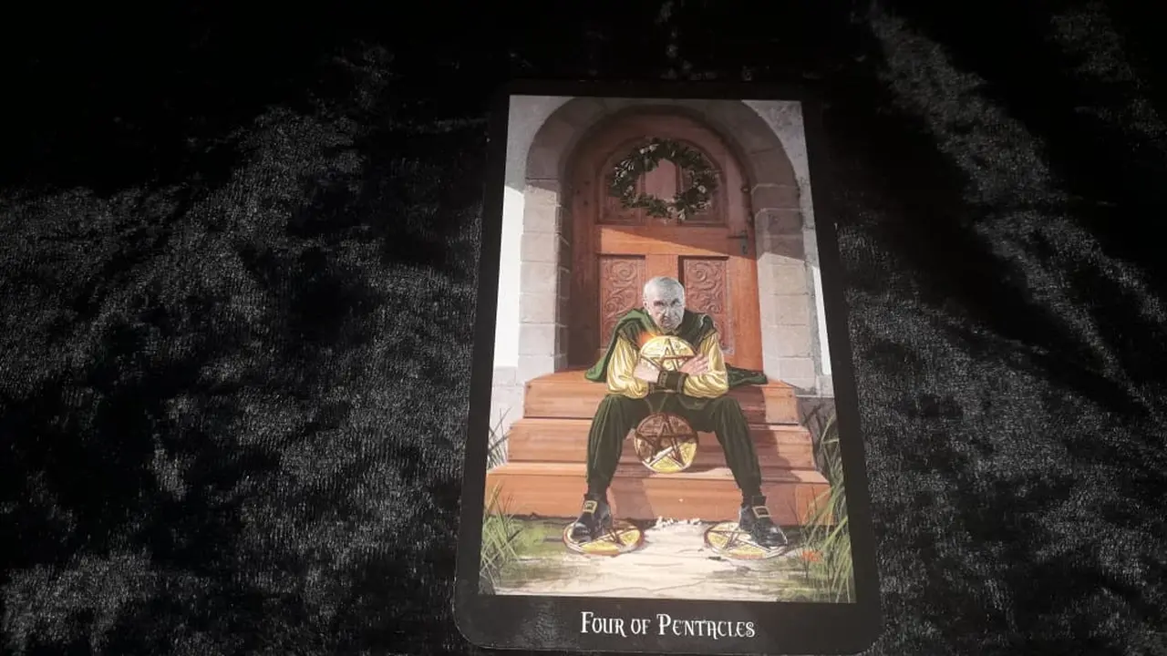 Tarot Cinta Pekan Ini (Foto: Elizabet Kusumodewi/Liputan6.com)