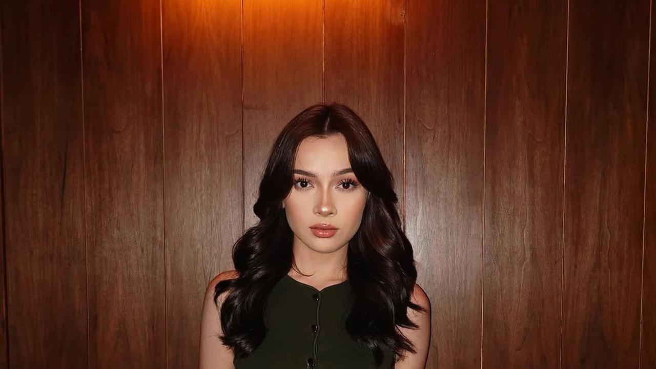 Potret Cantik Dosma Hazenbosch yang Dikabarkan Dekat dengan Rizky Nazar