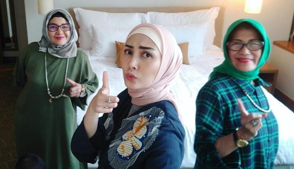 8 Tampilan Fenita Arie yang Makin Cantik dengan Hijabnya 