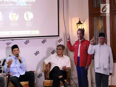 Ketua DPP Golkar Bidang Keumatan, Muhammad Zainul Majdi atau Tuan Guru Bajang (kedua kiri) saat berbicara pada diskusi di Rumah Cemara, Jakarta, Rabu (10/4). Diskusi bertema Hoax, Golput dan Masa Depan Bangsa. (Liputan6.com/Helmi Fithriansyah)