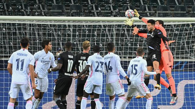 Gol Benzema dan Casemiro Selamatkan Madrid dari Kekalahan Atas Moenchengladbach