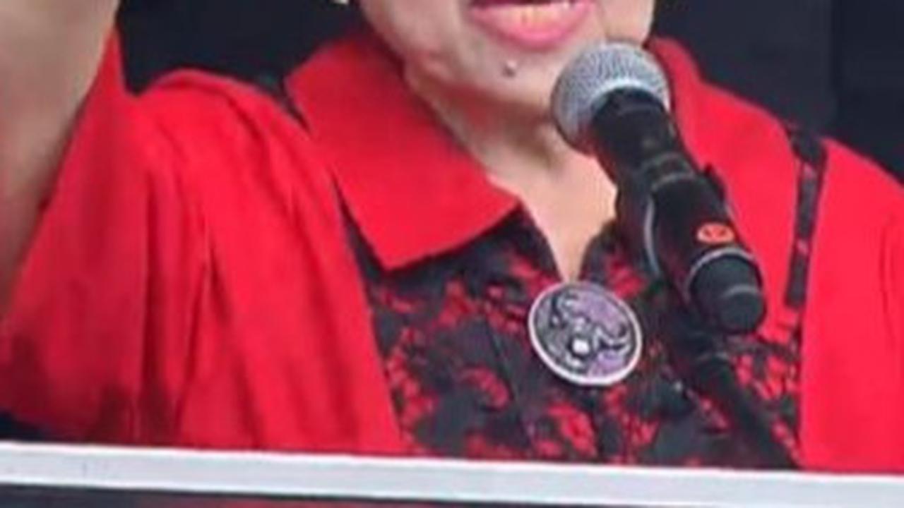 Pesan Megawati ke Masyarakat: Tidak Apa-Apa Terima Bansos, tapi Coblosnya Jangan Goyang