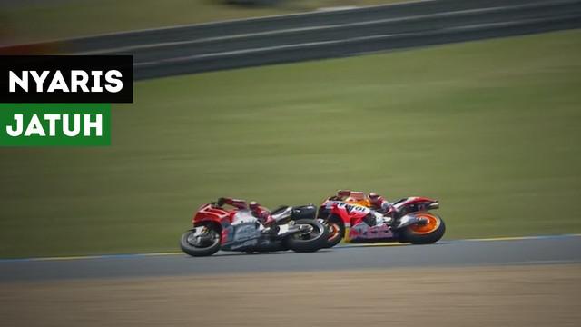 Jorge Lorenzo nyaris terjatuh akibat manuver yang dilakukan Marc Marquez pada MotoGP Prancis di Sirkuit Le Mans.