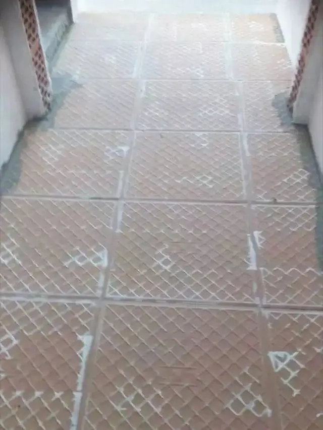 Desain Lantai Rumah Unik Ada