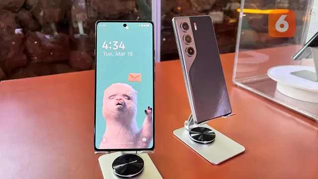 Tecno Camon 40. Liputan6.com/Reanthonio Oktovier Sinanu