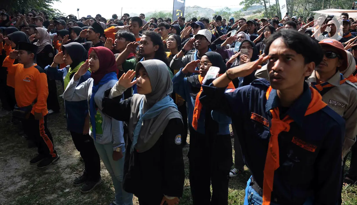 Mereka terdiri dari Sispala, Mahasiswa Pecinta Alam (Mapala), panjat tebing, susur gua, kepemudaan desa, dan Gema Balantara (Gembala). (merdeka.com/Imam Buhori)