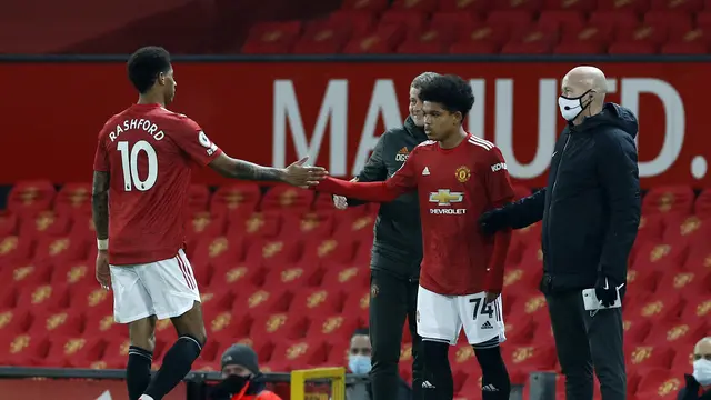 Shola Shoretire Debut Bersama MU