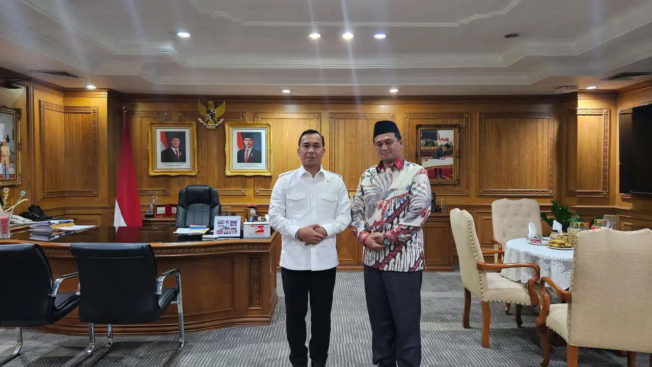Pimpinan Pondok Pesantren Darul Amanah, KH Muhammad Fatwa melakukan audiensi dengan Menteri Kependudukan dan Keluarga Berencana Nasional/ Kepala BKKBN, Wihaji di Kantor BKKBN, Jakarta Timur. (Istimewa)