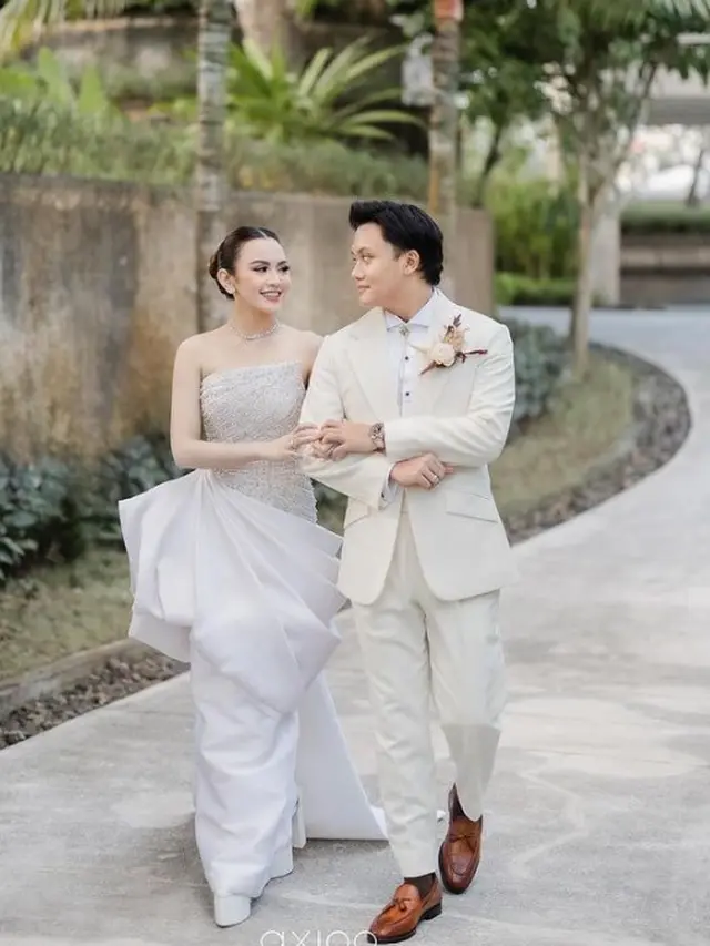 Mahalini dan Rizky Febian di resepsi kedua (Instagram/thebridestory)
