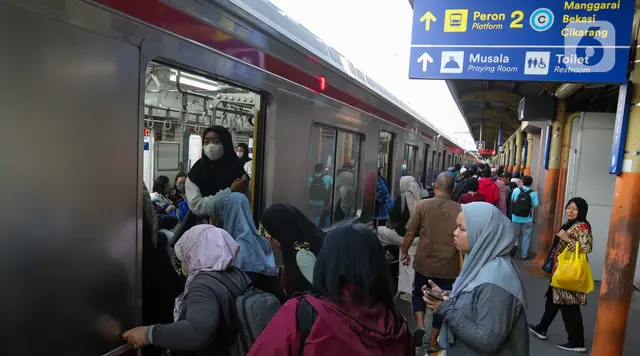 2 Insiden Ganggu KRL Lintas Bogor dan Tangerang Pagi Ini